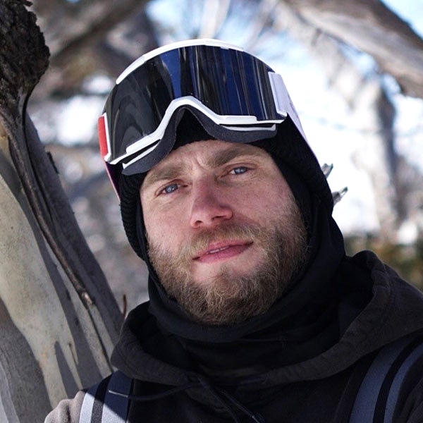 Gus Kenworthy headshot